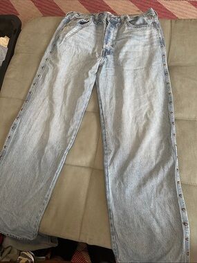 Universal Thread Light Blue Straight-Leg Jeans with Side Studs